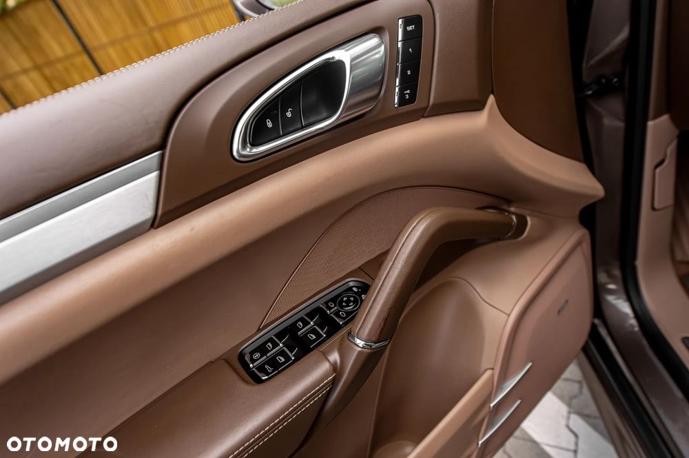 Porsche Cayenne S - 19