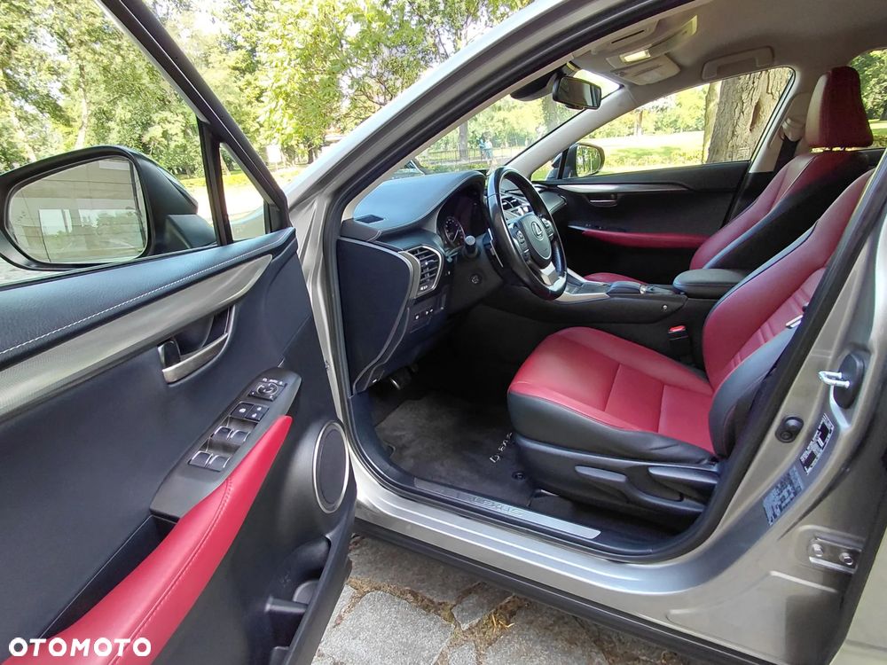 Lexus NX 300h Prestige AWD - 22