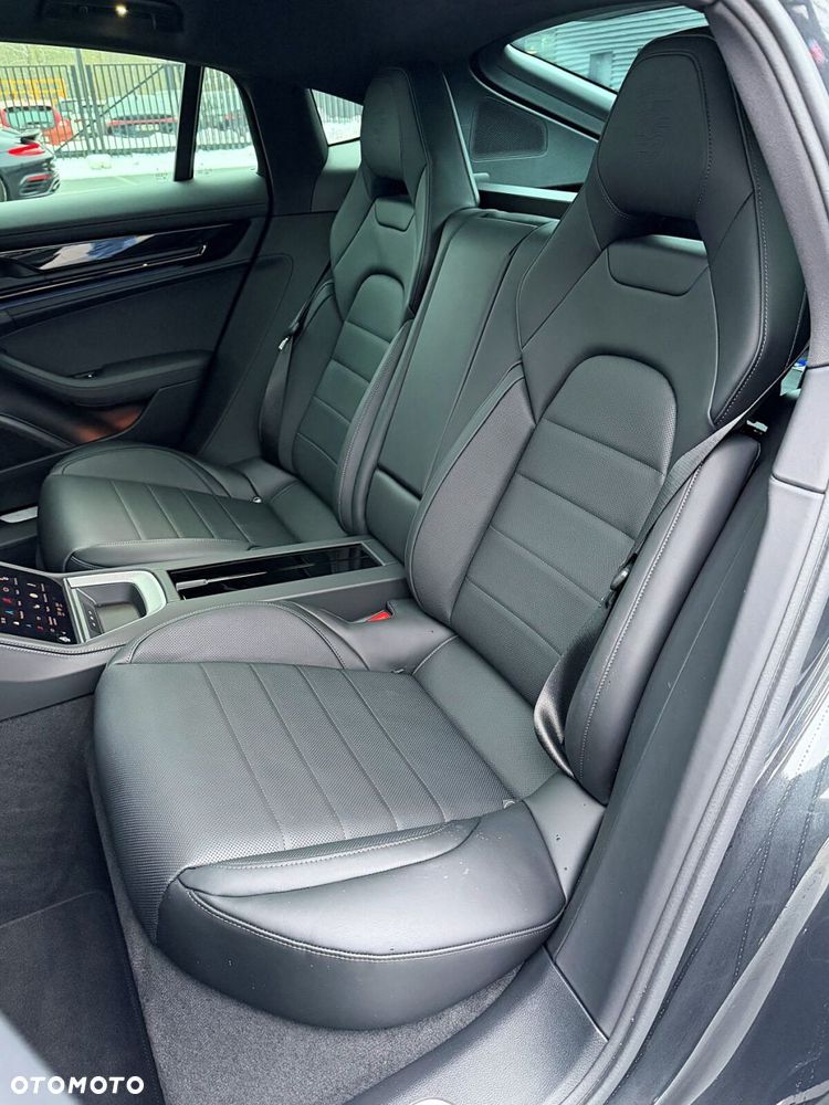 Porsche Panamera - 18