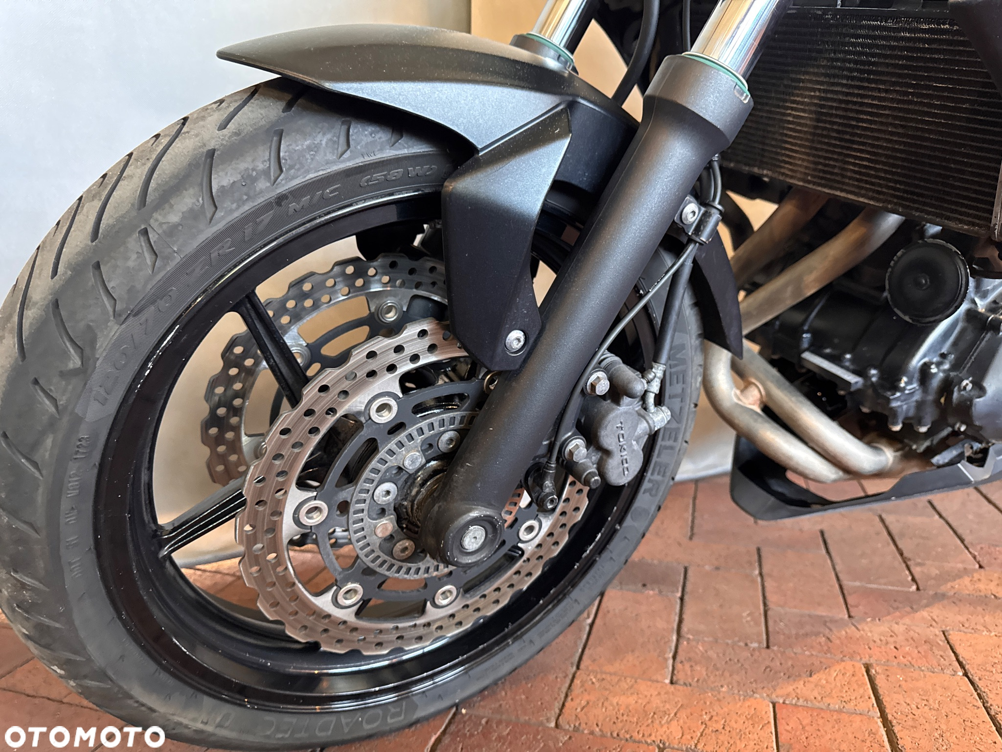 Kawasaki ER - 9
