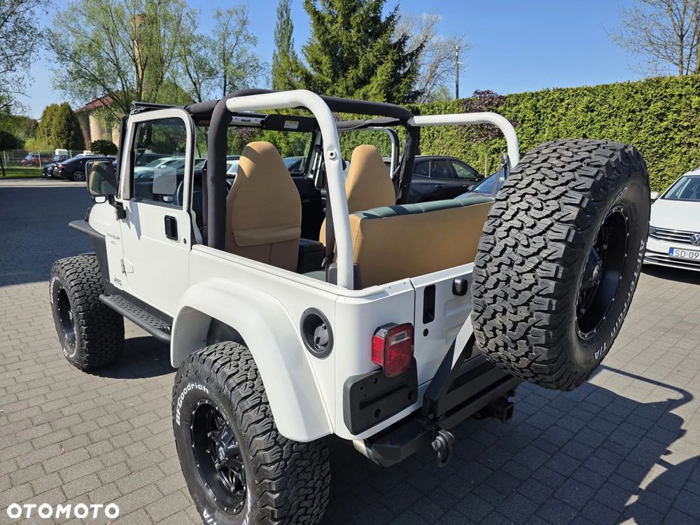 Jeep Wrangler - 35