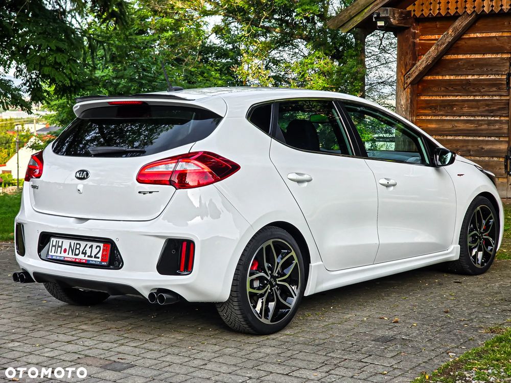 Kia Ceed - 13