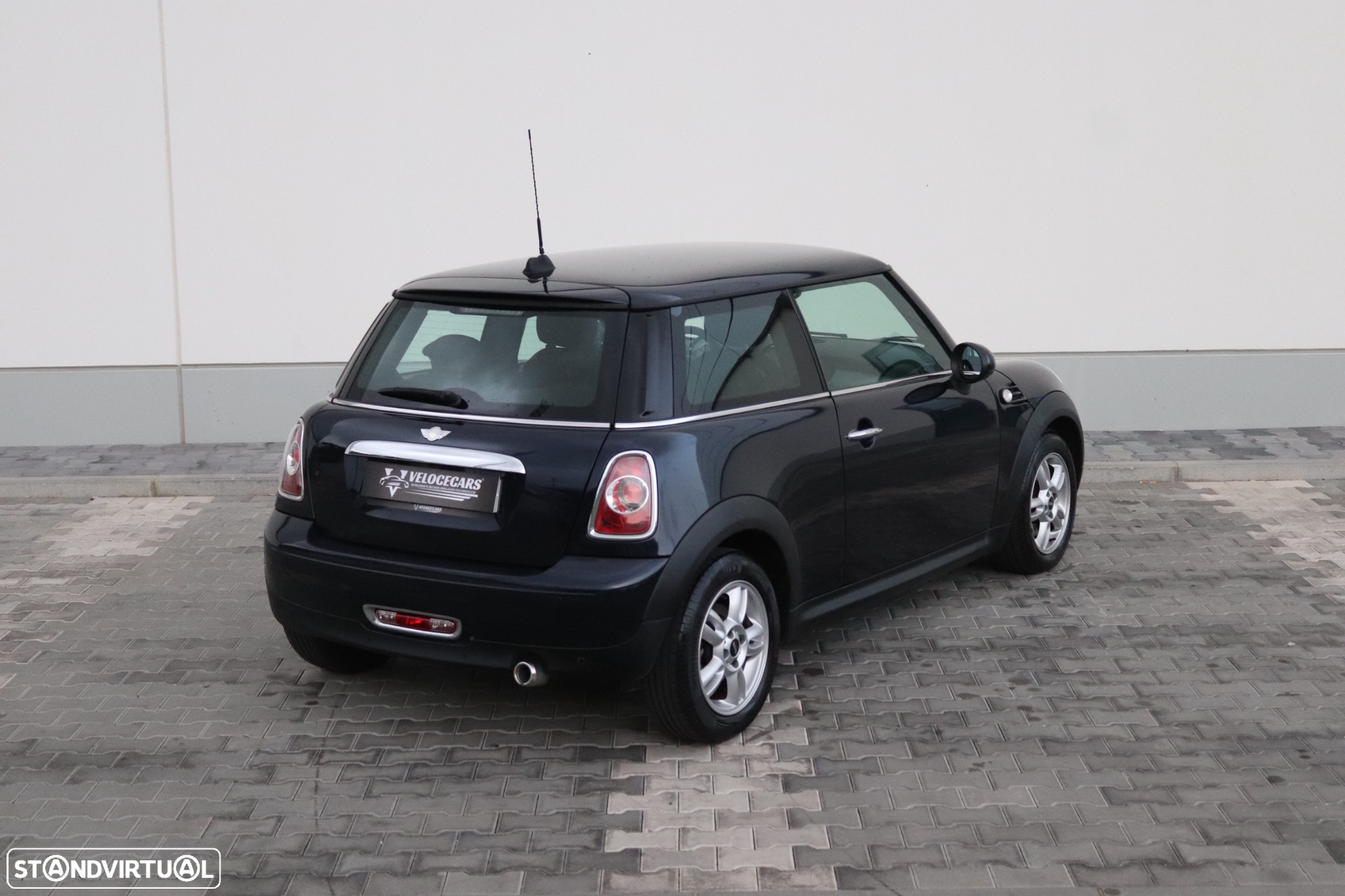 MINI 3 Portas One D - 18