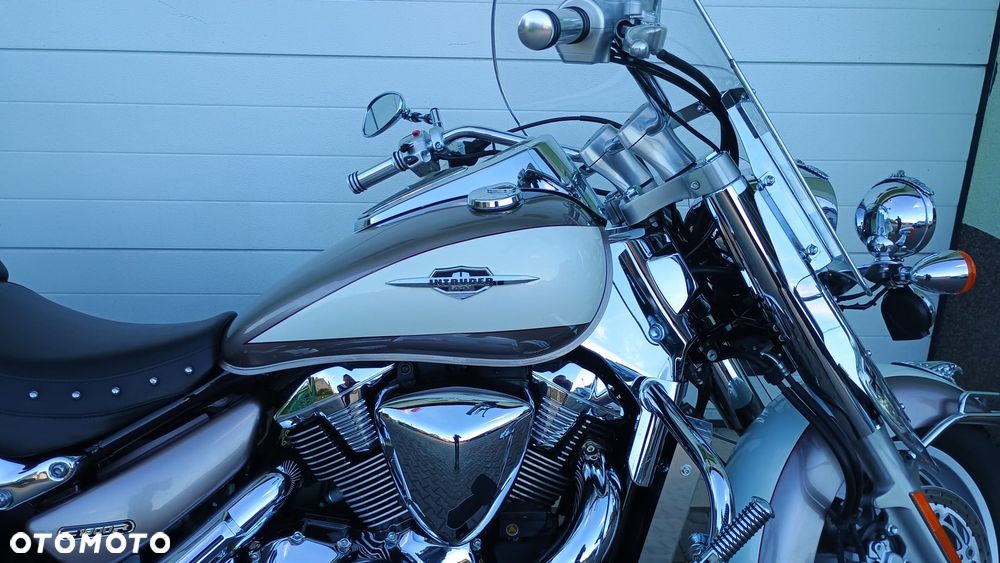 Suzuki Intruder - 29