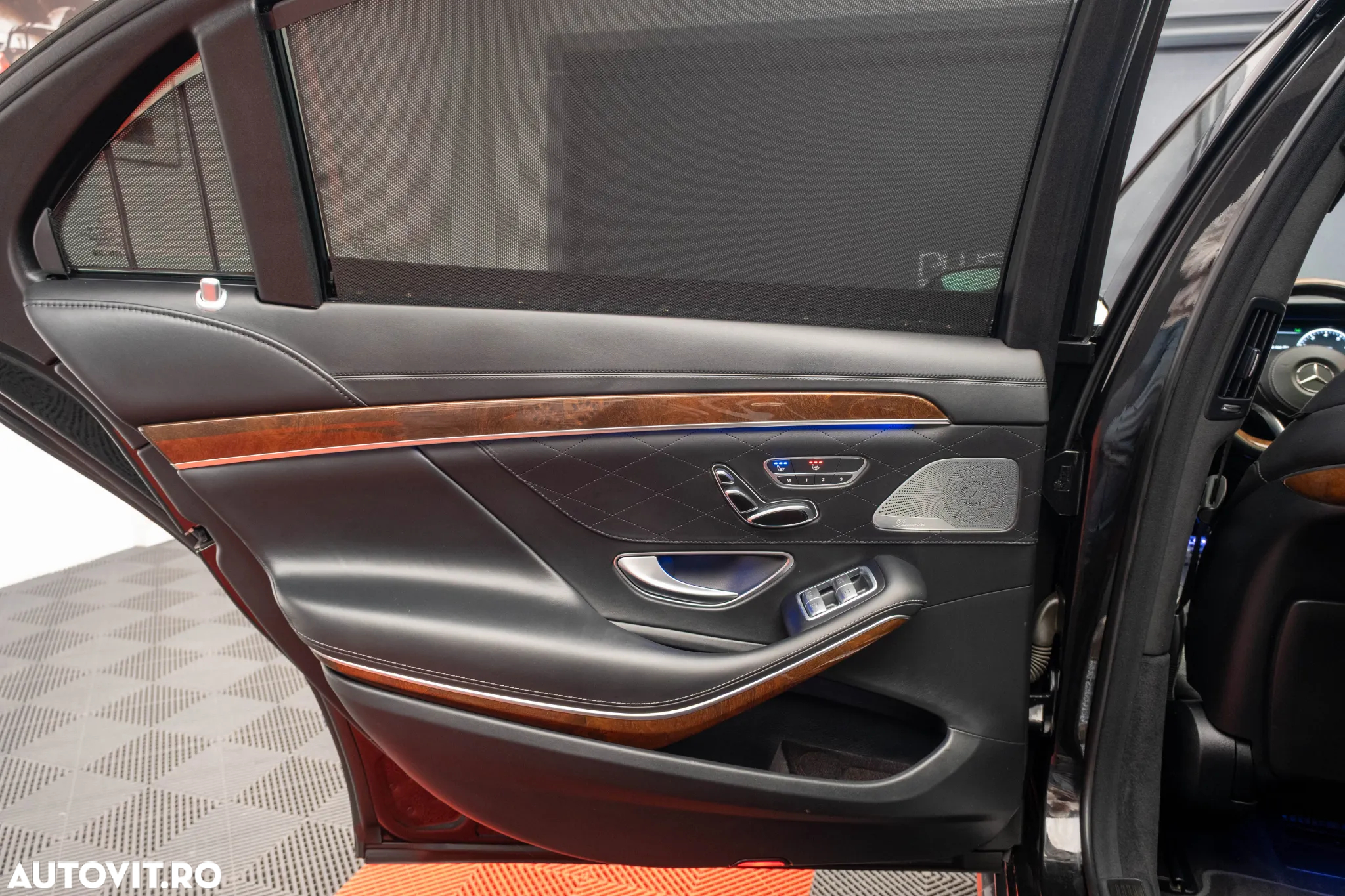 Mercedes-Benz S 500 L 4Matic 9G-TRONIC - 32