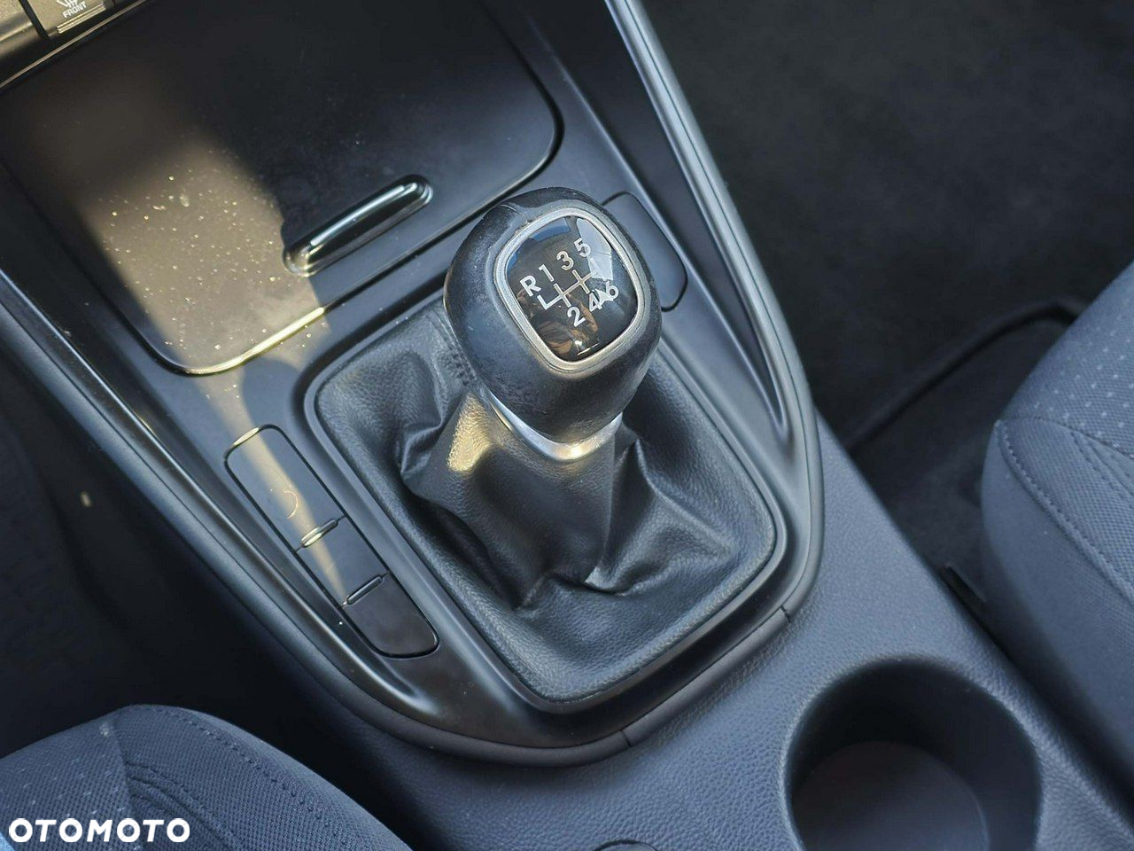 Kia Carens - 11