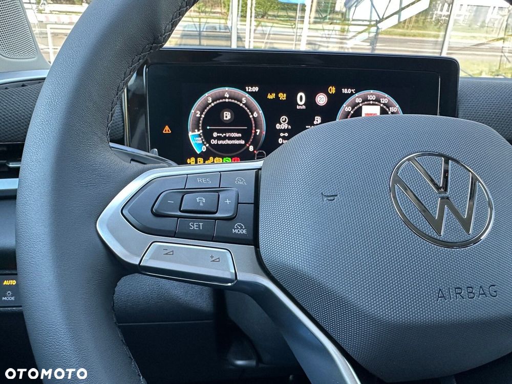 Volkswagen T-Roc - 16