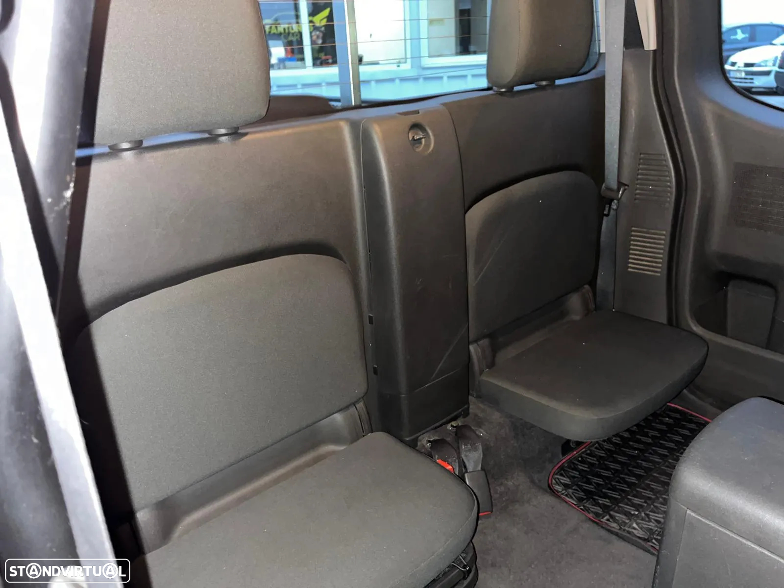 Nissan Navara 2.5 dCi KC SE 4WD - 5