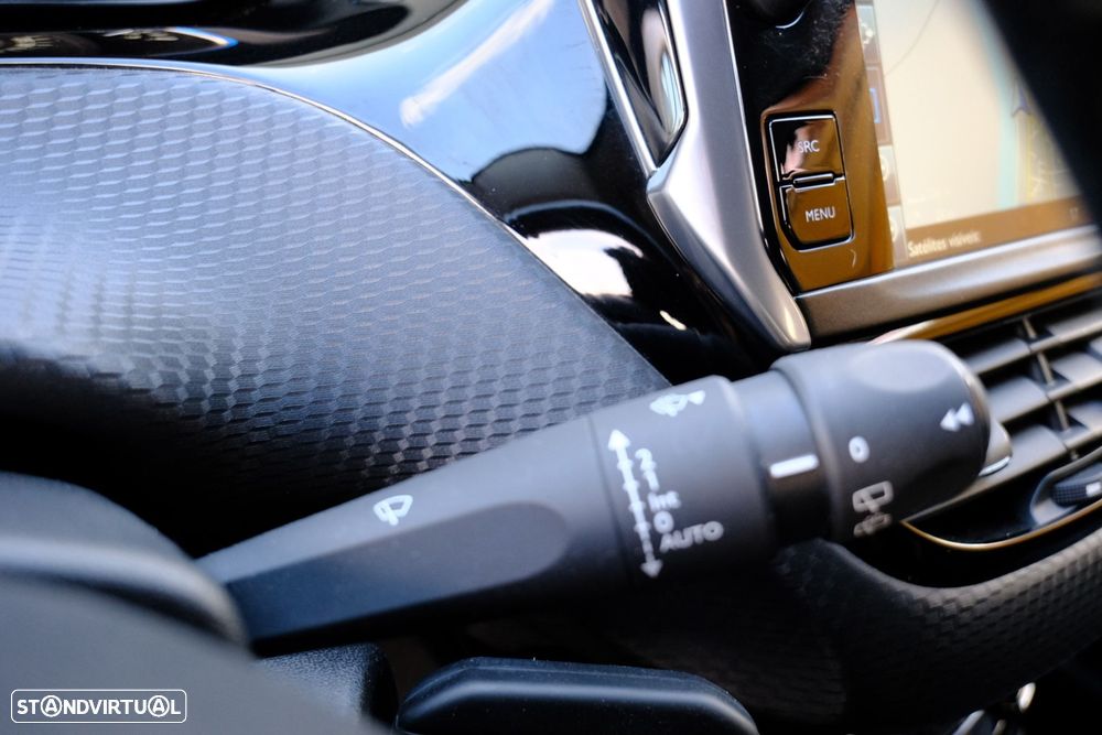 Peugeot 2008 1.2 PureTech Allure - 18