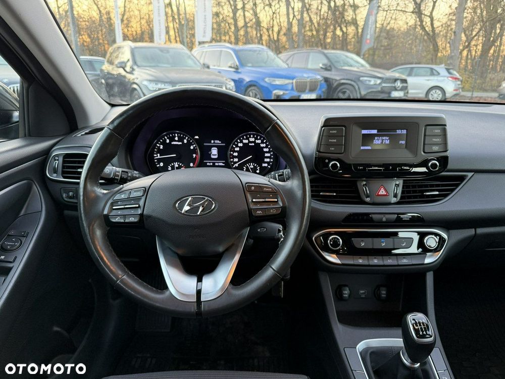 Hyundai i30 1.5 DPI Classic + - 21