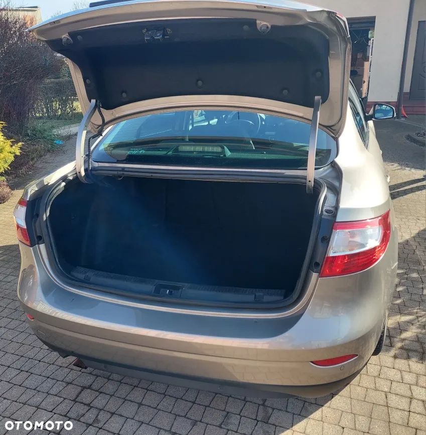 Renault Fluence 1.6 16V Privilege - 8