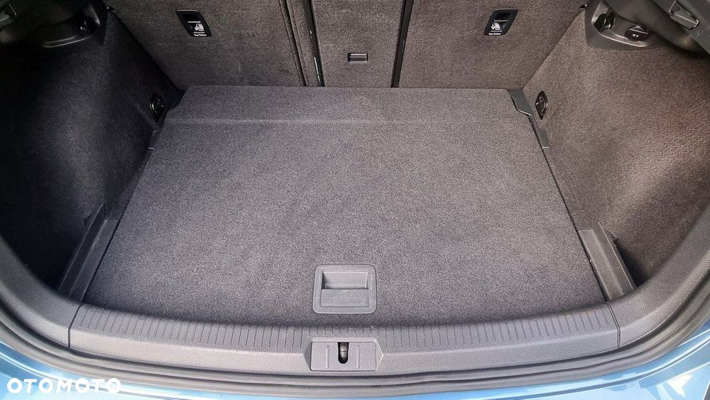 Volkswagen Golf - 22