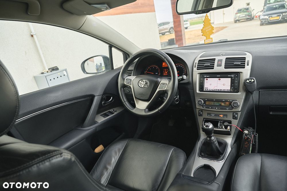 Toyota Avensis 2.0 D-4D Executive - 40
