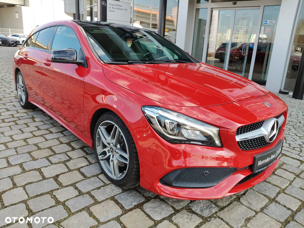 Mercedes-Benz CLA 220 4-Matic AMG Line