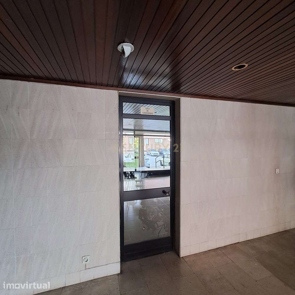 Apartamento T2 totalmente renovado - Grande imagem: 4/29