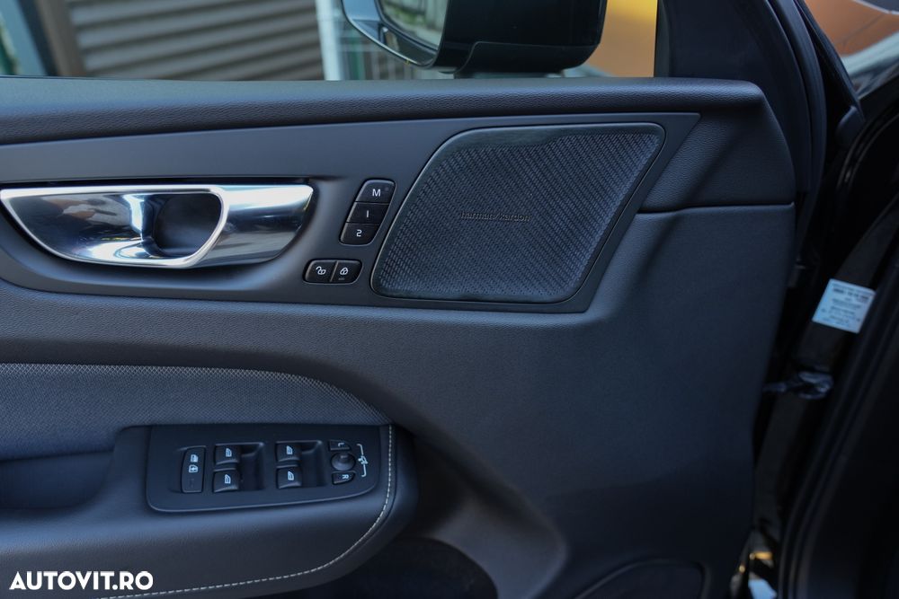 Volvo XC 60 D5 AWD Geartronic RDesign - 19