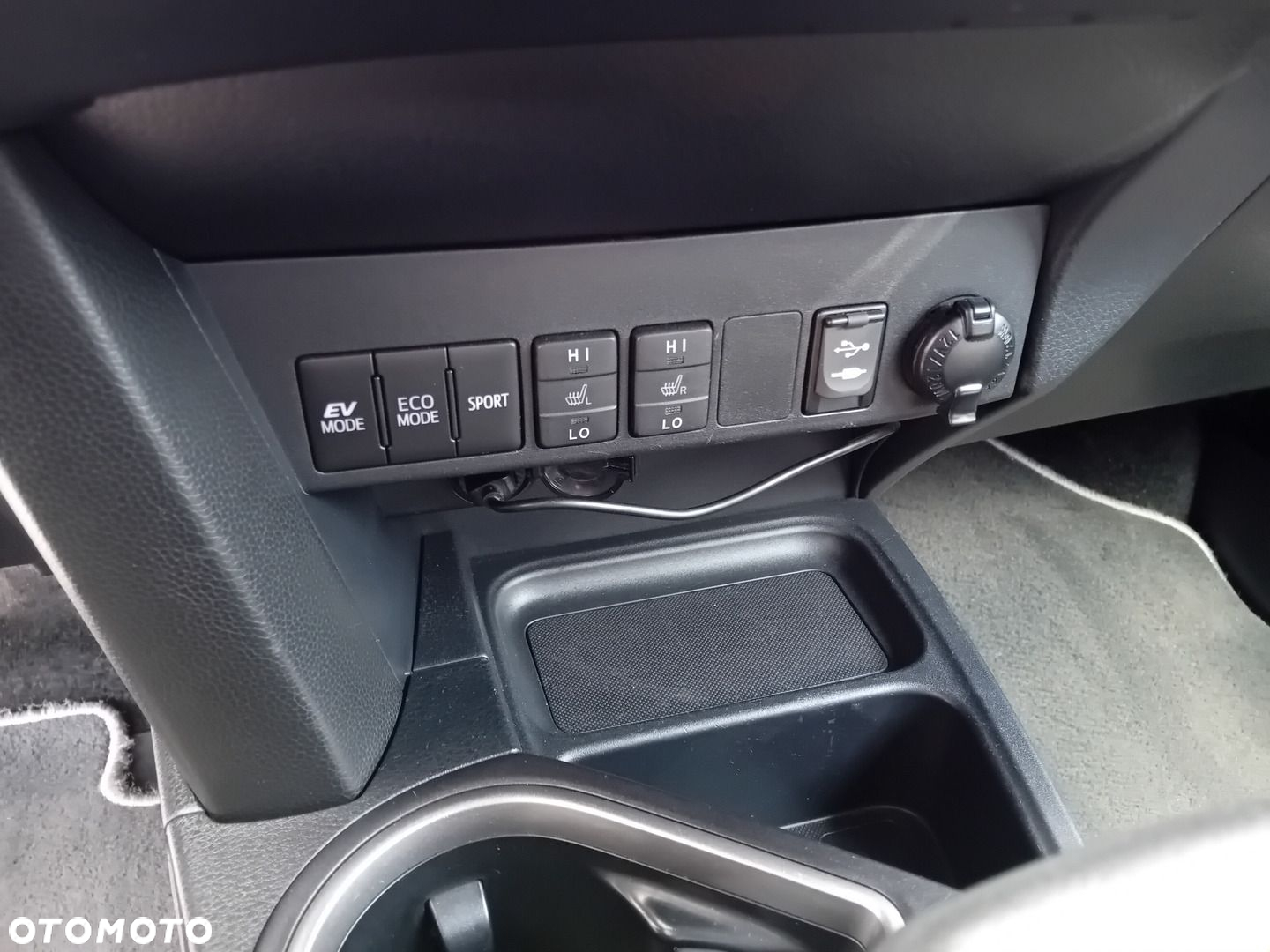 Toyota RAV4 - 18