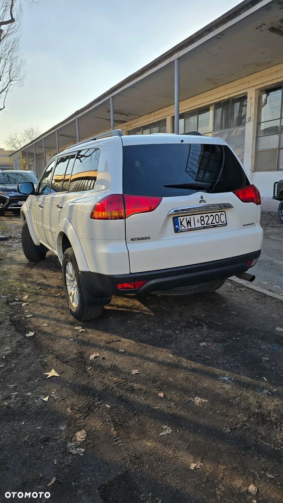 Mitsubishi Pajero Sport - 3
