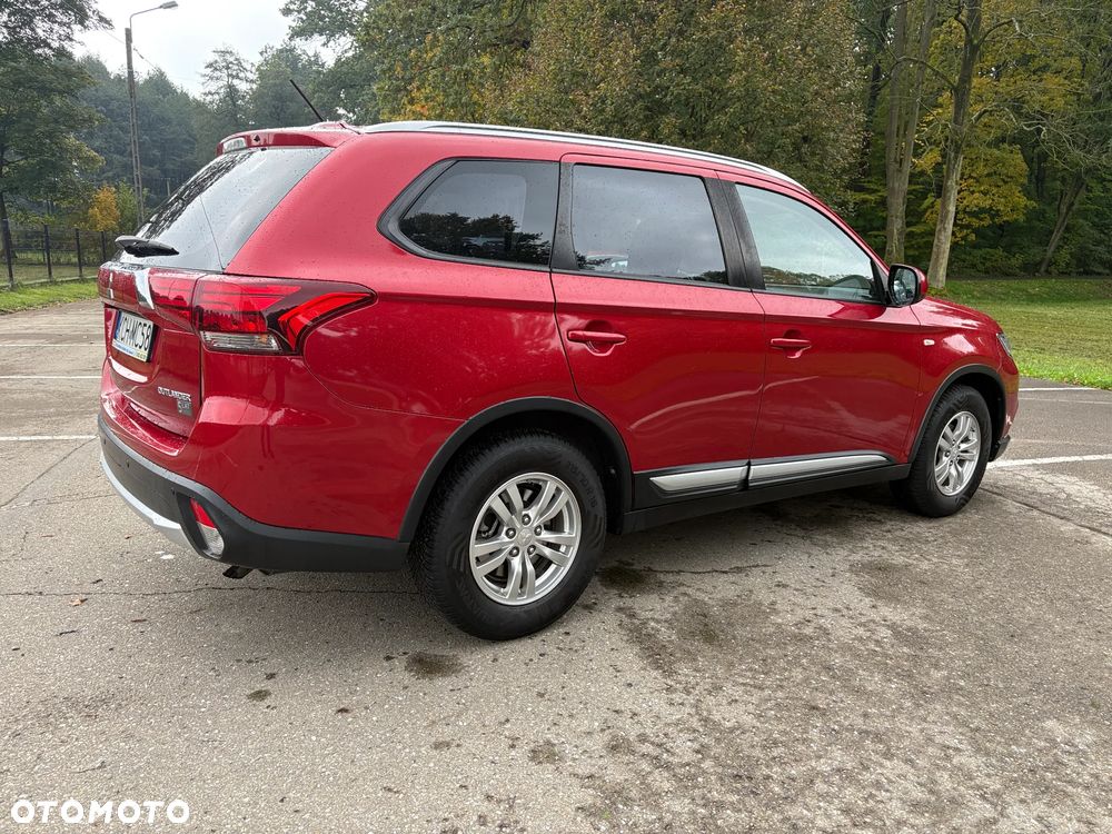Mitsubishi Outlander 2.0 Invite + 2WD - 4