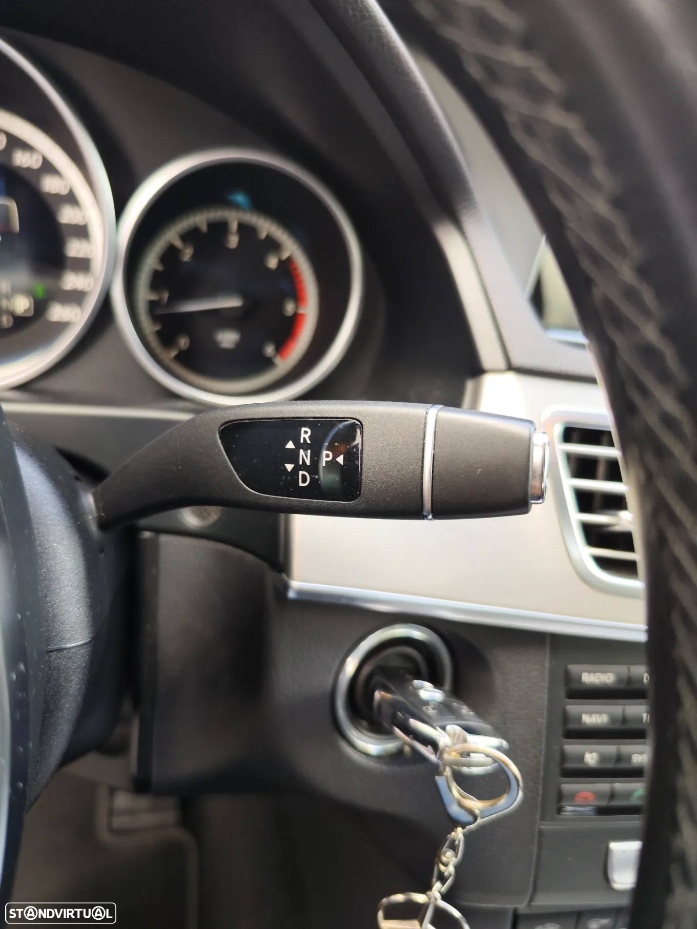 Mercedes-Benz E 300 Bluetec Hybrid Avantgarde - 27