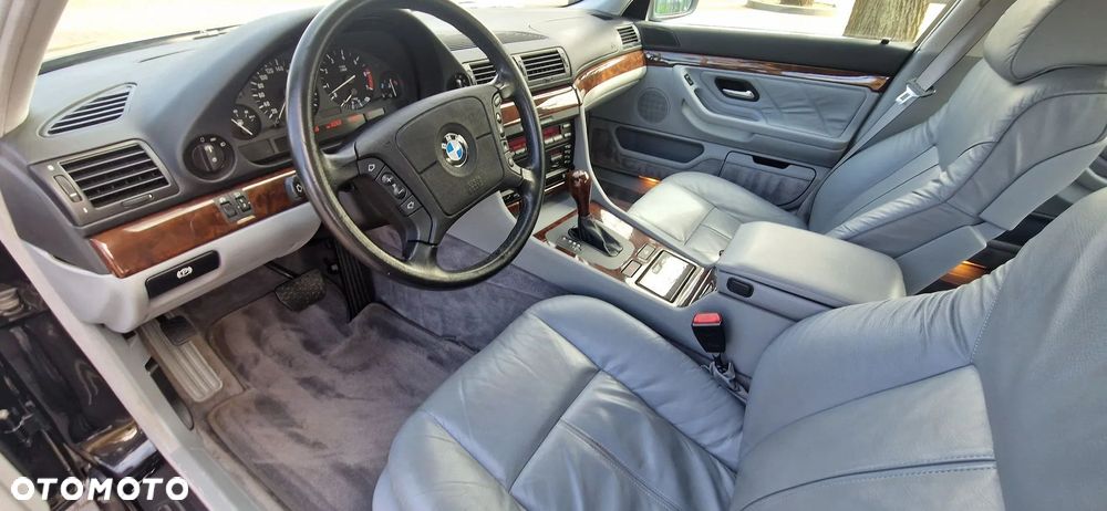 BMW Seria 7 740i - 6