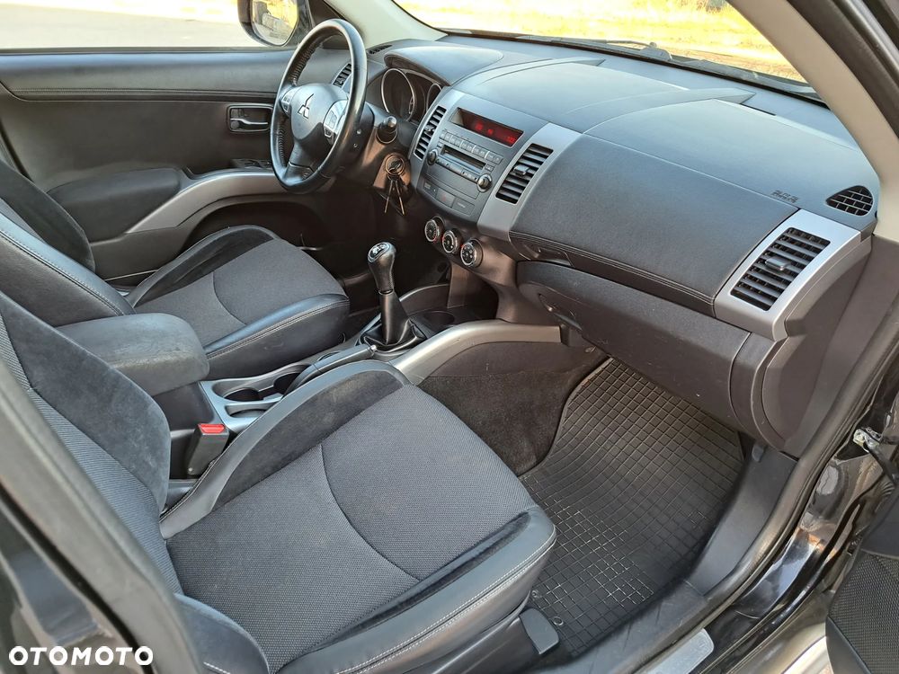 Mitsubishi Outlander - 19