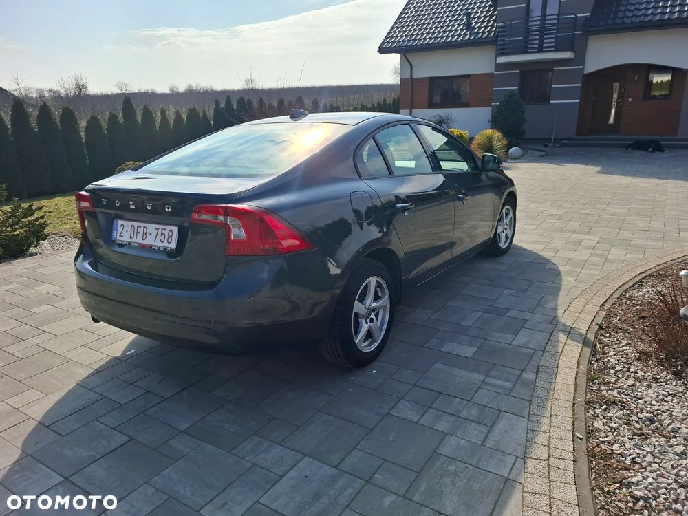 Volvo S60 D2 Momentum - 10