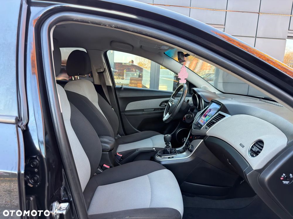 Chevrolet Cruze 1.8 LTZ+ - 25