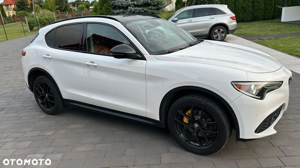 Alfa Romeo Stelvio 2.0 Turbo 16V AT8-Q4 Executive - 4