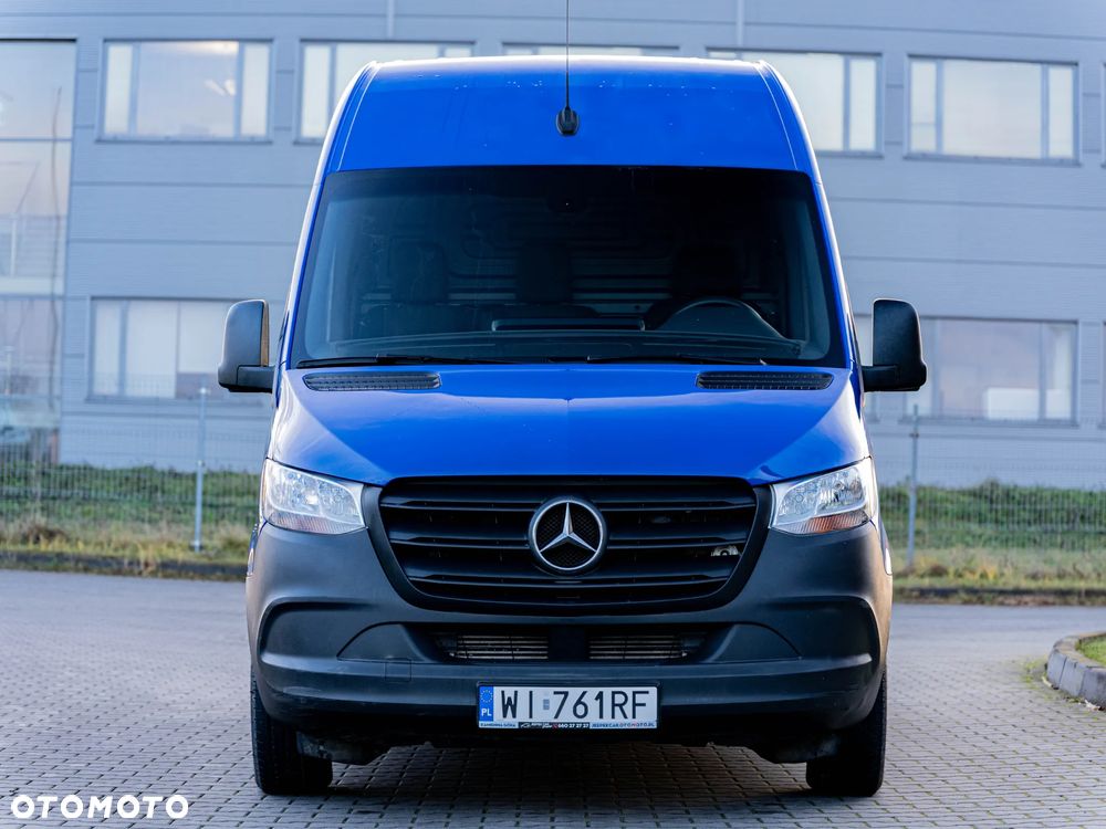 Mercedes-Benz Sprinter - 2