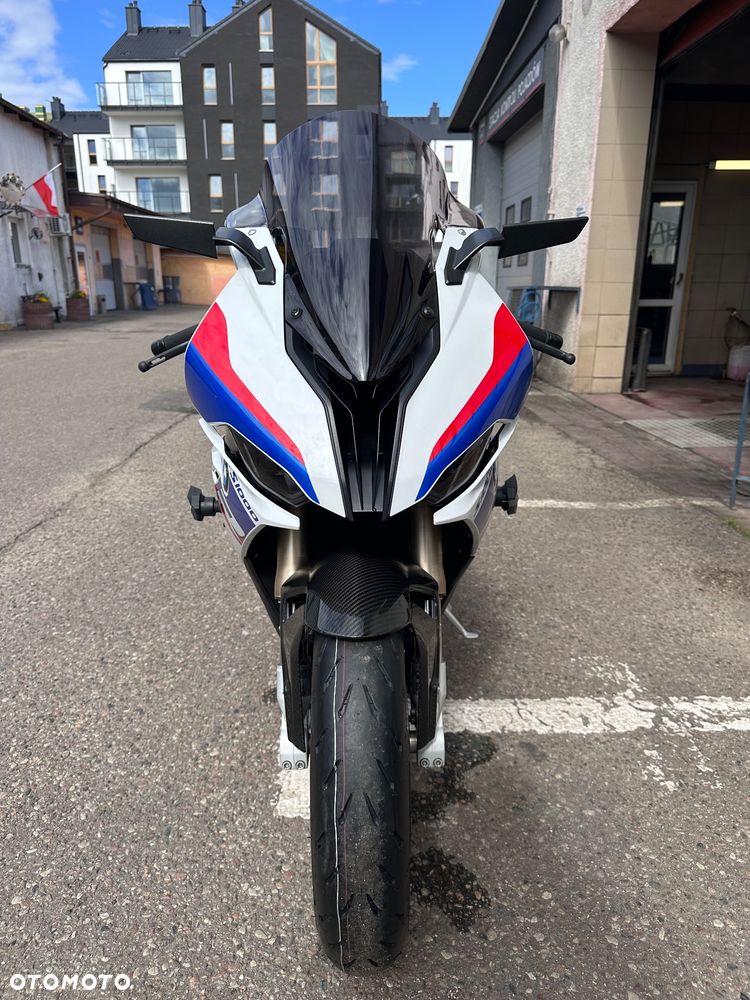 BMW S - 6