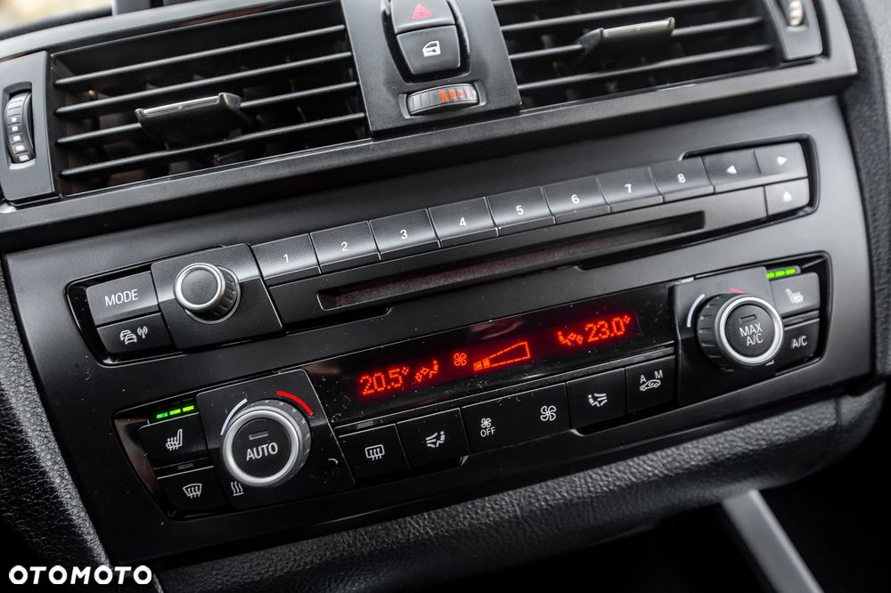 BMW Seria 1 118i Sport Line - 26