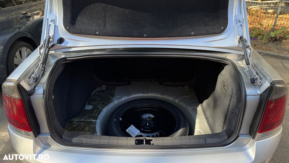 Opel Vectra 1.8i Elegance - 19