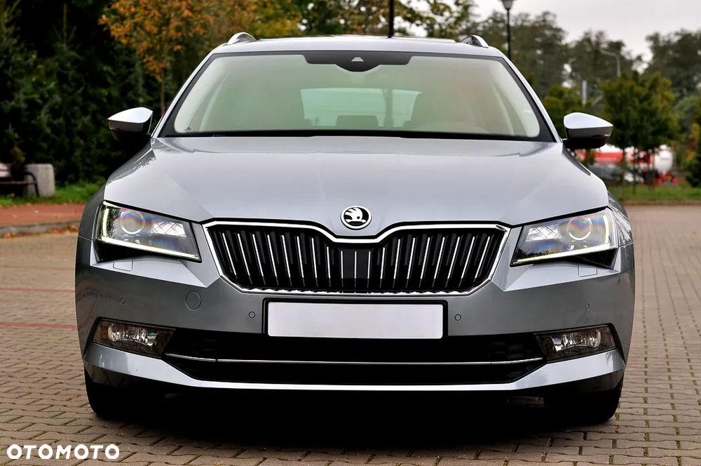 Skoda Superb 2.0 TDI Style DSG - 4