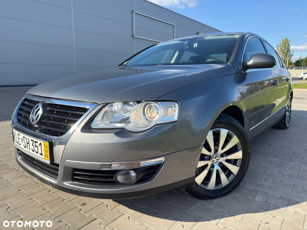Volkswagen Passat 2.0 FSI Comfortline - 2