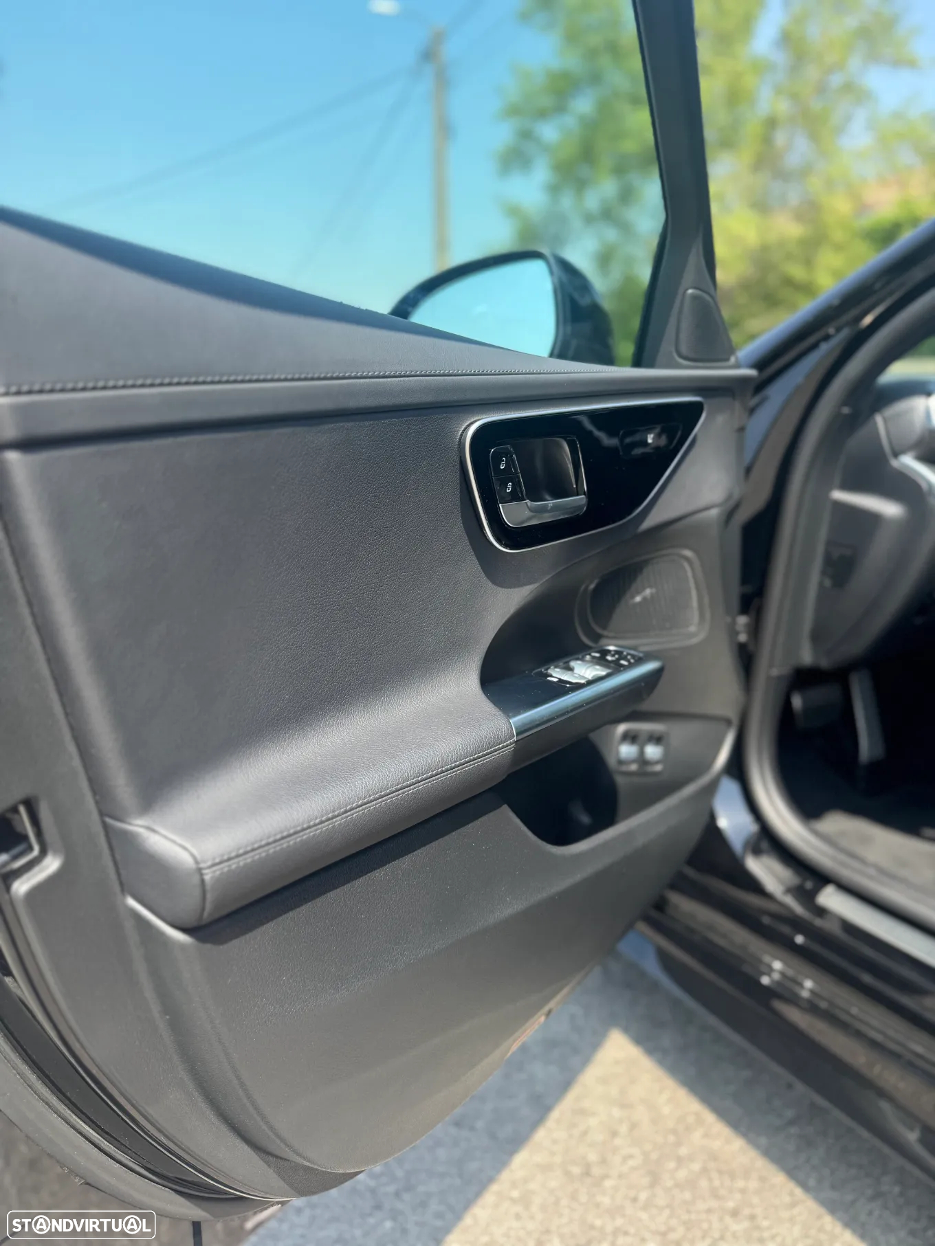 Mercedes-Benz C 300 e AMG Line - 17
