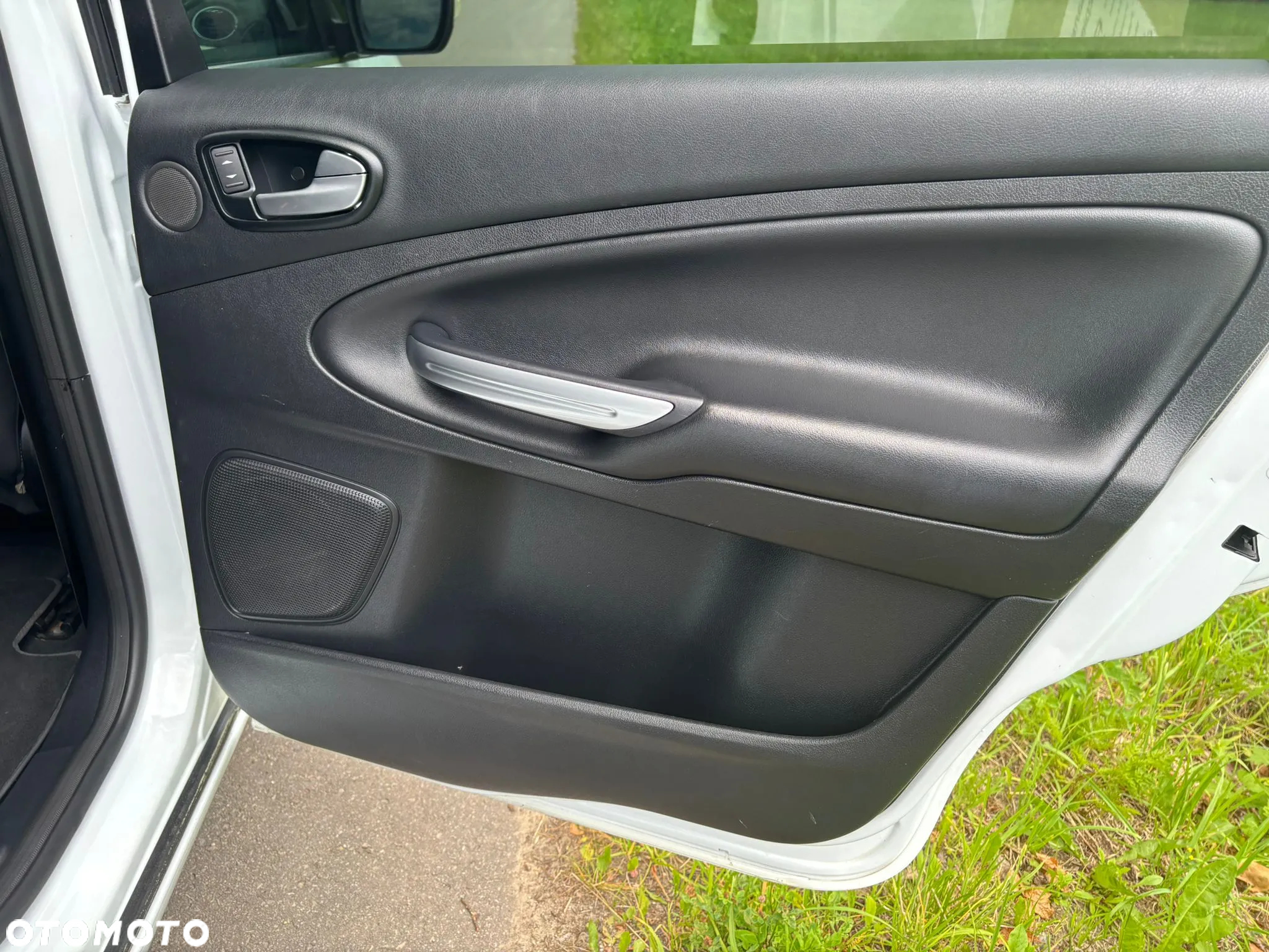 Ford S-Max 2.0 TDCi DPF Titanium - 24