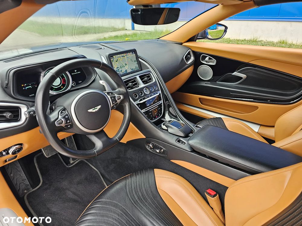 Aston Martin DB11 - 14