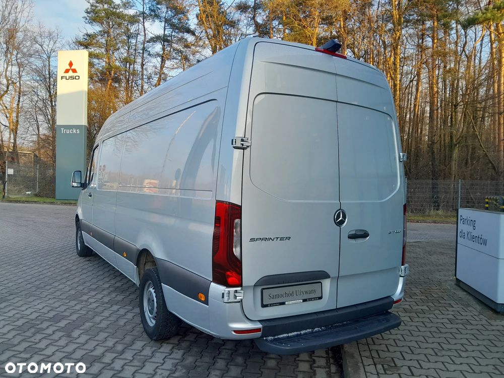 Mercedes-Benz Sprinter - 4