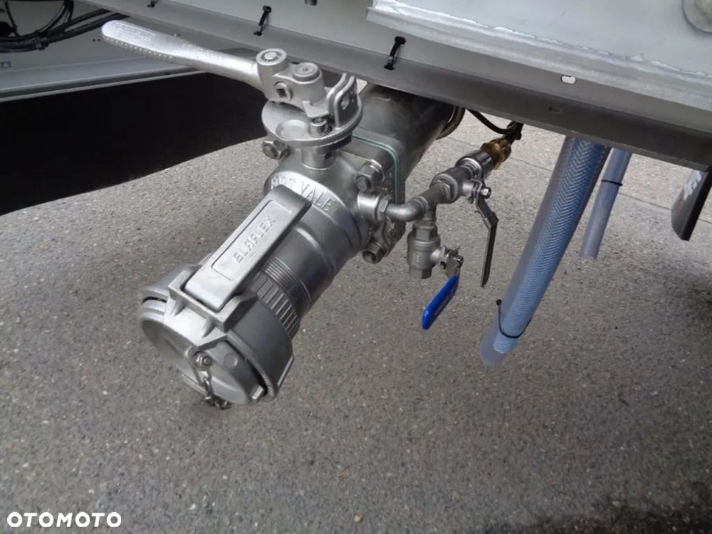 Lag - cysterna ADR / 30.000 L / DOSTĘPNE RÓWNIEŻ 34.000 L - 24