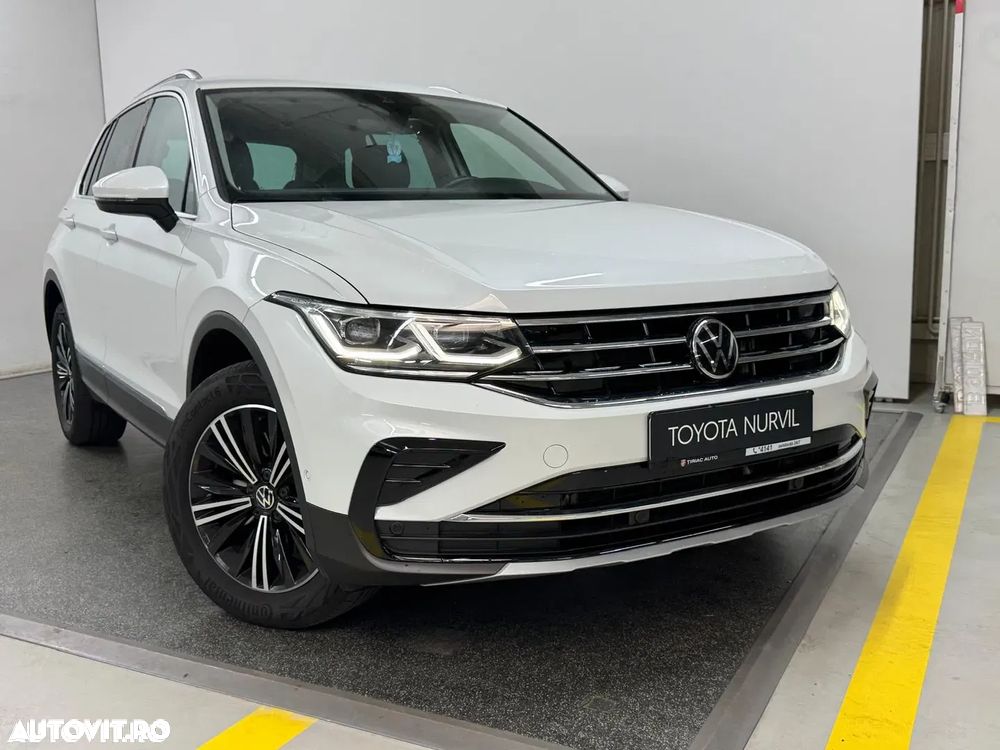 Volkswagen Tiguan - 1