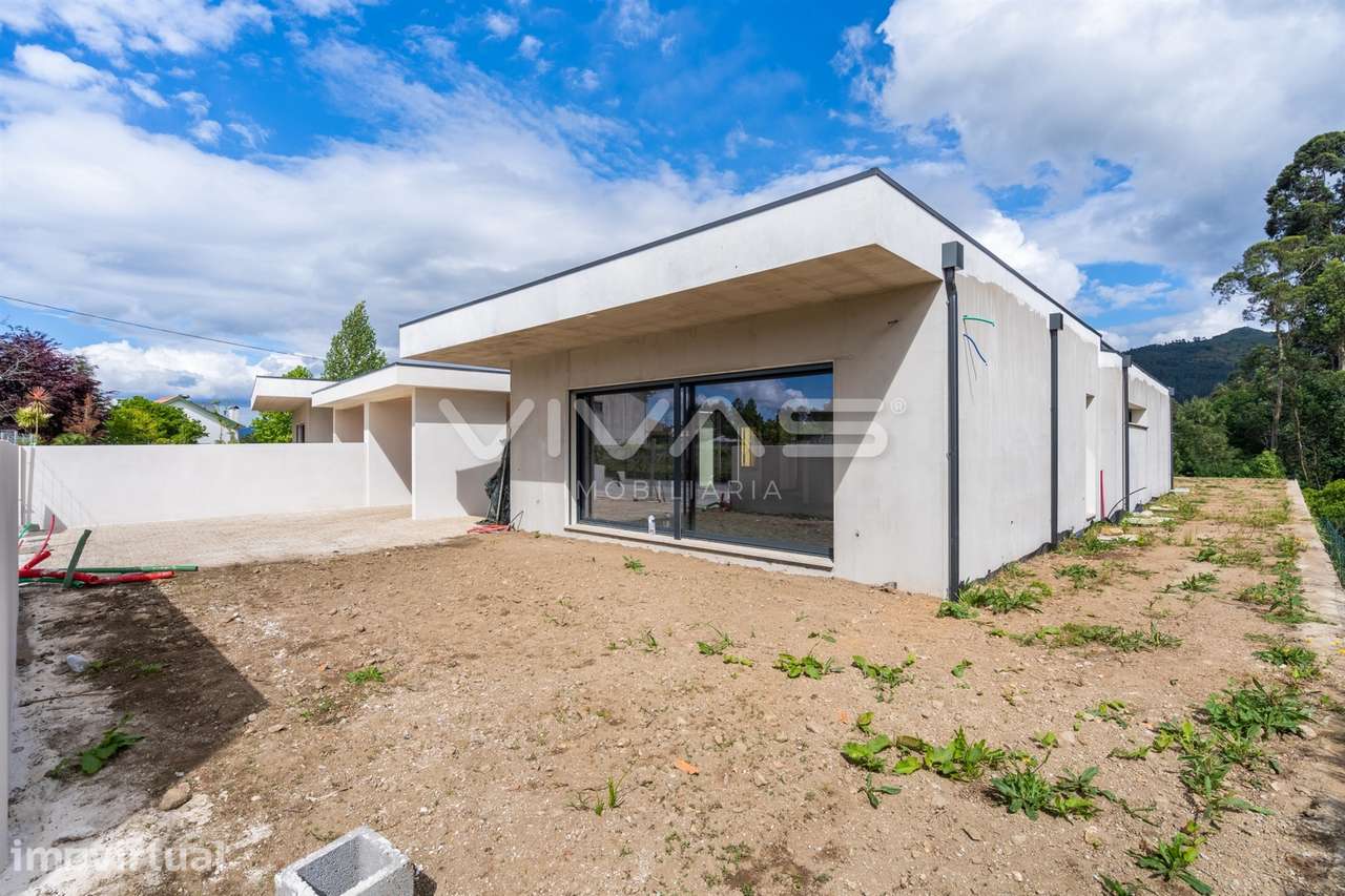 Moradia T3 Venda em Geraz do Lima (Santa Maria, Santa Leocádia e Morei - Grande imagem: 4/39