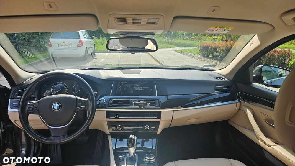 BMW Seria 5 520d xDrive - 9