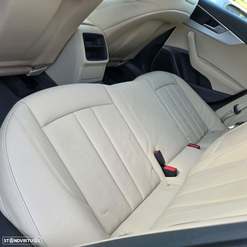 Audi A4 Avant 2.0 TDI Design - 43