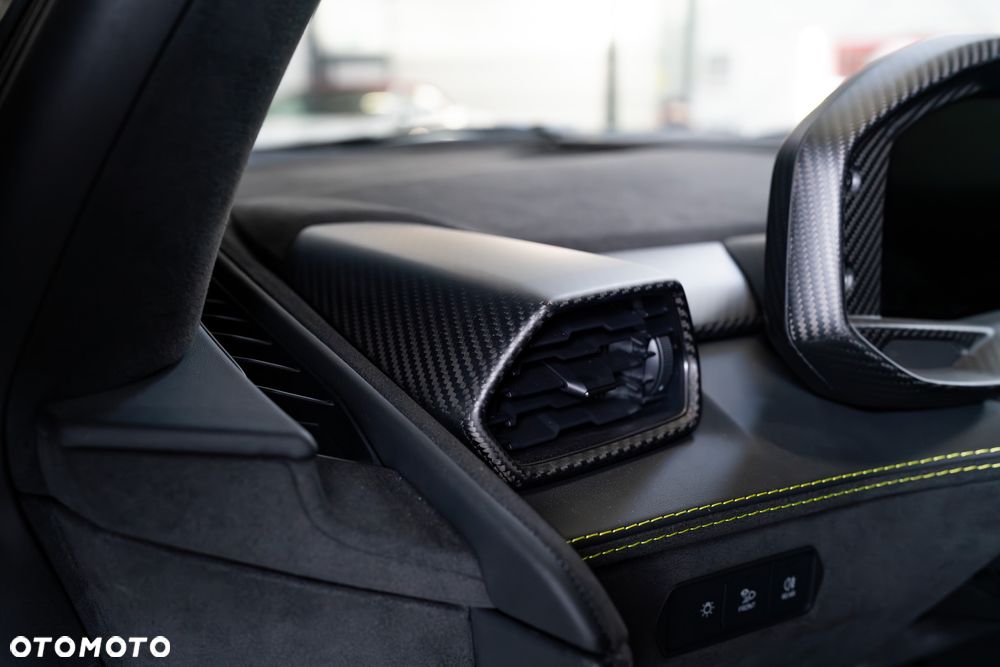 Lamborghini Revuelto - 17