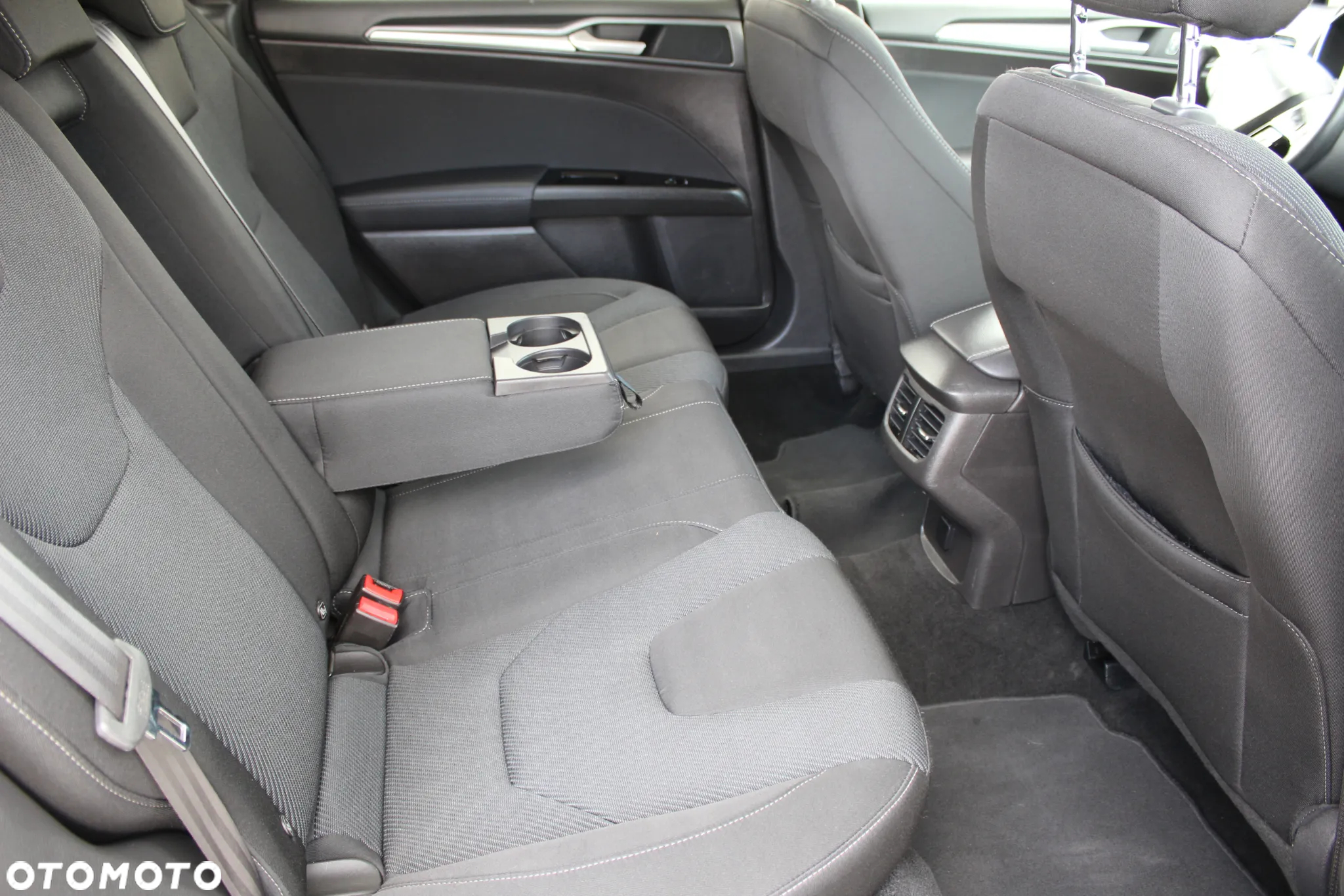 Ford Mondeo Turnier 2.0 TDCi Start-Stopp Titanium - 9