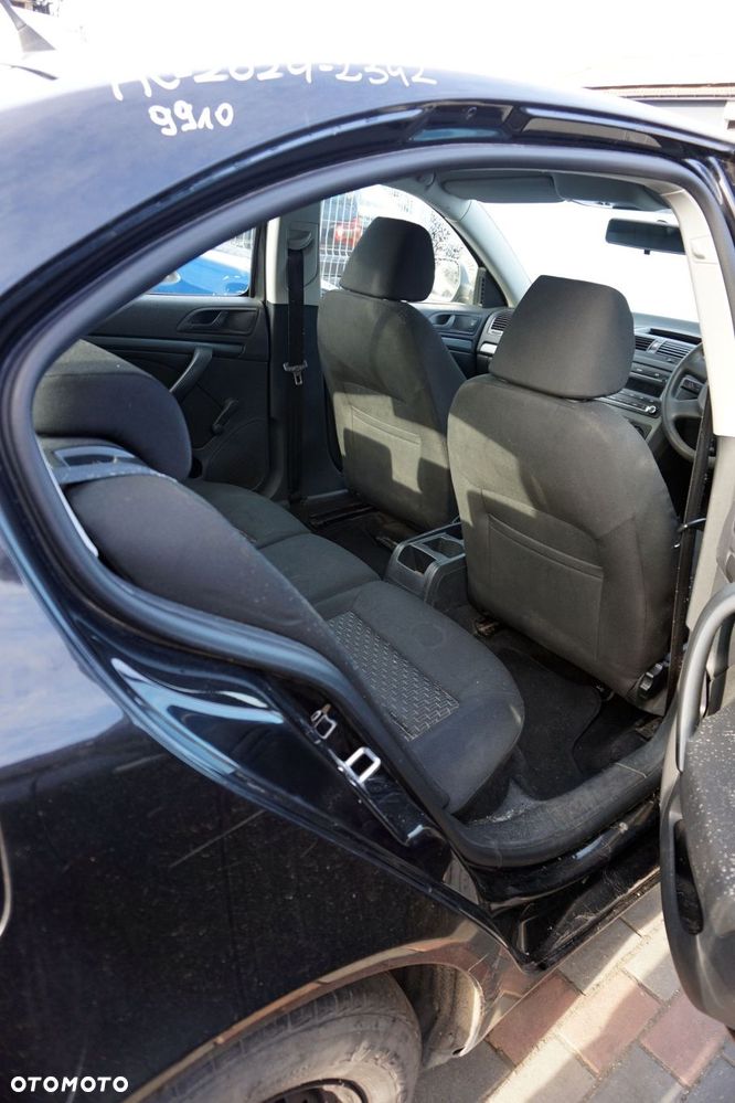 SKODA OCTAVIA II LIFT HB 2009 9910 1.4 TSI CAXA 122KM LHY CZARNY na części - 14