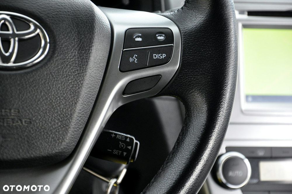 Toyota Avensis 1.8 Executive - 9