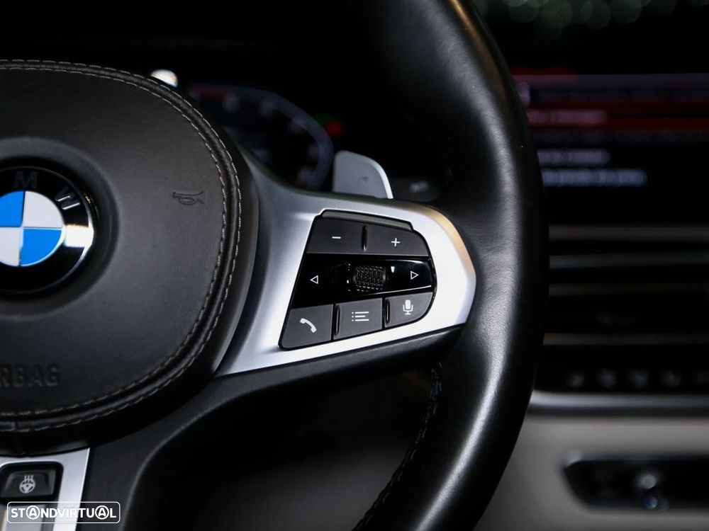 BMW X6 M50i Pack 50 anos - 18