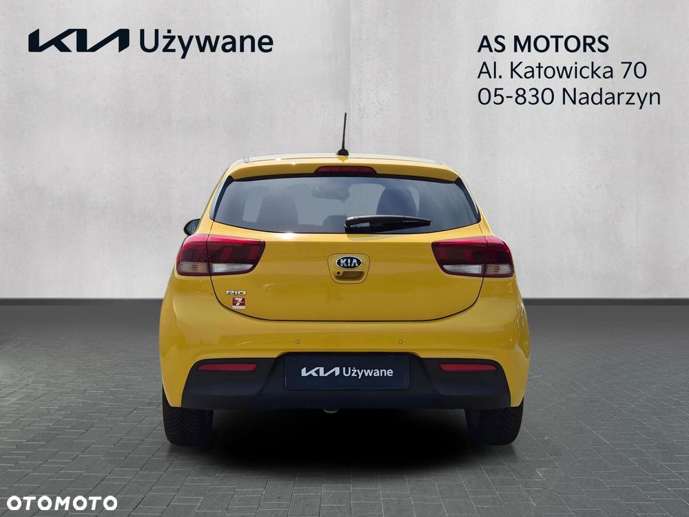 Kia Rio 1.4 L - 5